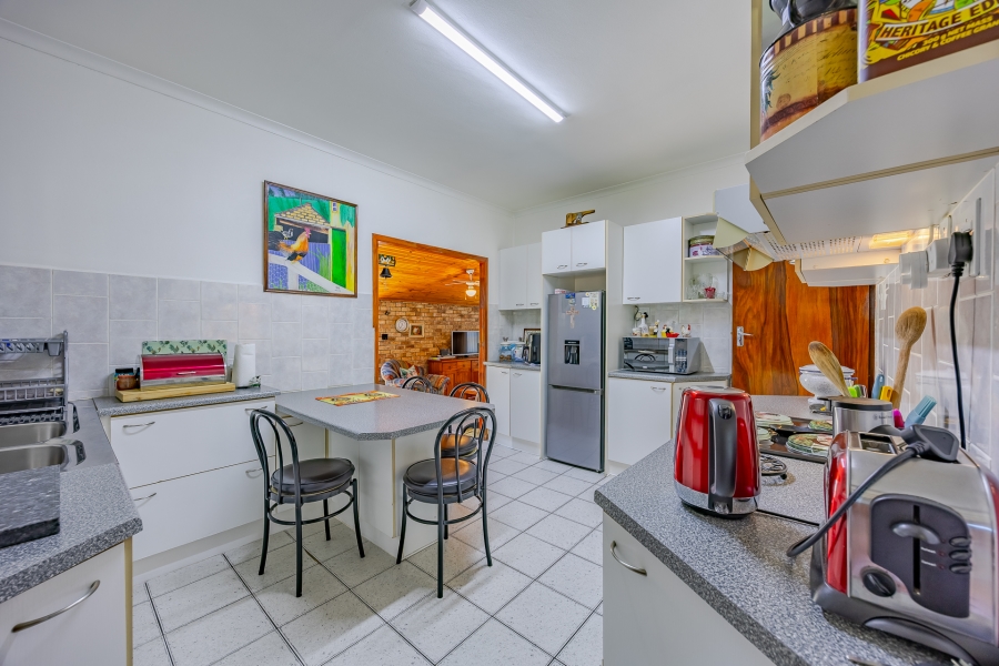 3 Bedroom Property for Sale in Bothasig Western Cape